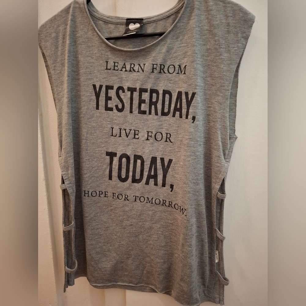 Gray Sleeveless Graphic Top
